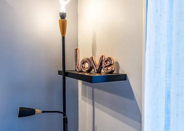 41 Vallier Apartment *